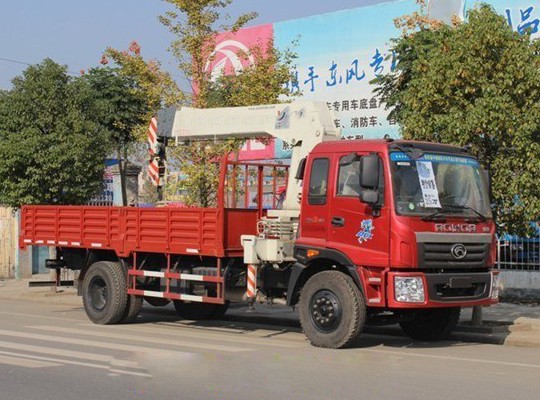 福田瑞沃6.3-8T隨車起重運(yùn)輸車  